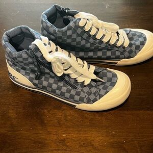 Rocket Dog size 7 women’s high top tennis shoes checkered blue